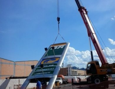 Içamento de totem Posto Petrobrás