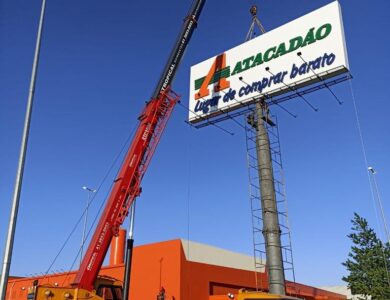 Guindastes Telescópicos, Articulados e Remoção de Máquinas