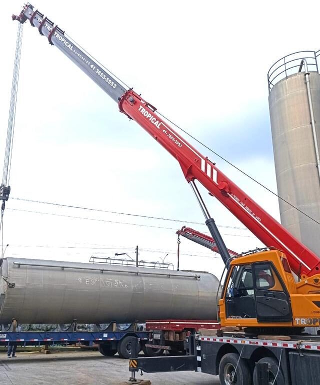 Frota de guindastes da Tropical pronta para atendimento em todo o Brasil